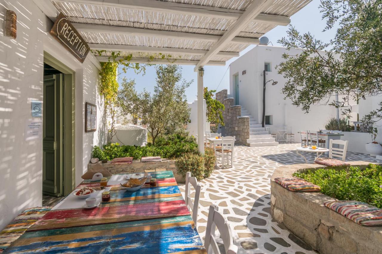 Thalassitra Private Pool Suites Adamantas Exterior photo