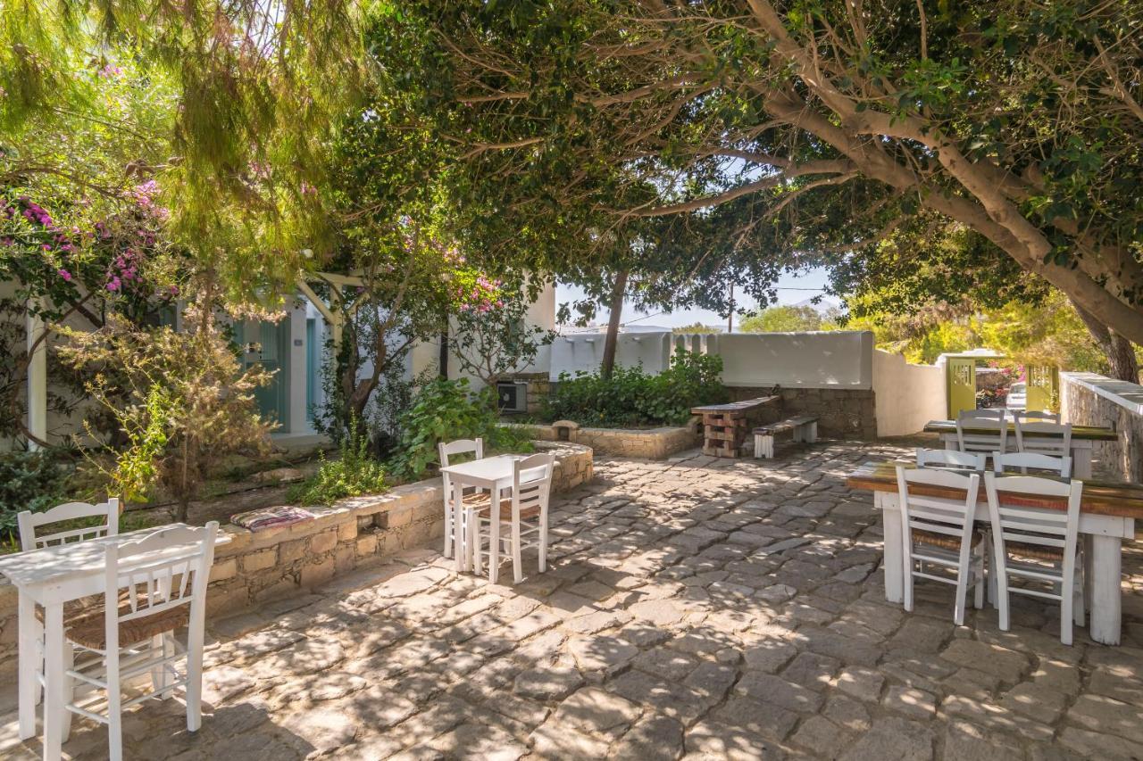 Thalassitra Private Pool Suites Adamantas Exterior photo