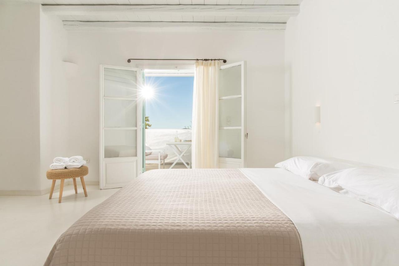 Thalassitra Private Pool Suites Adamantas Exterior photo