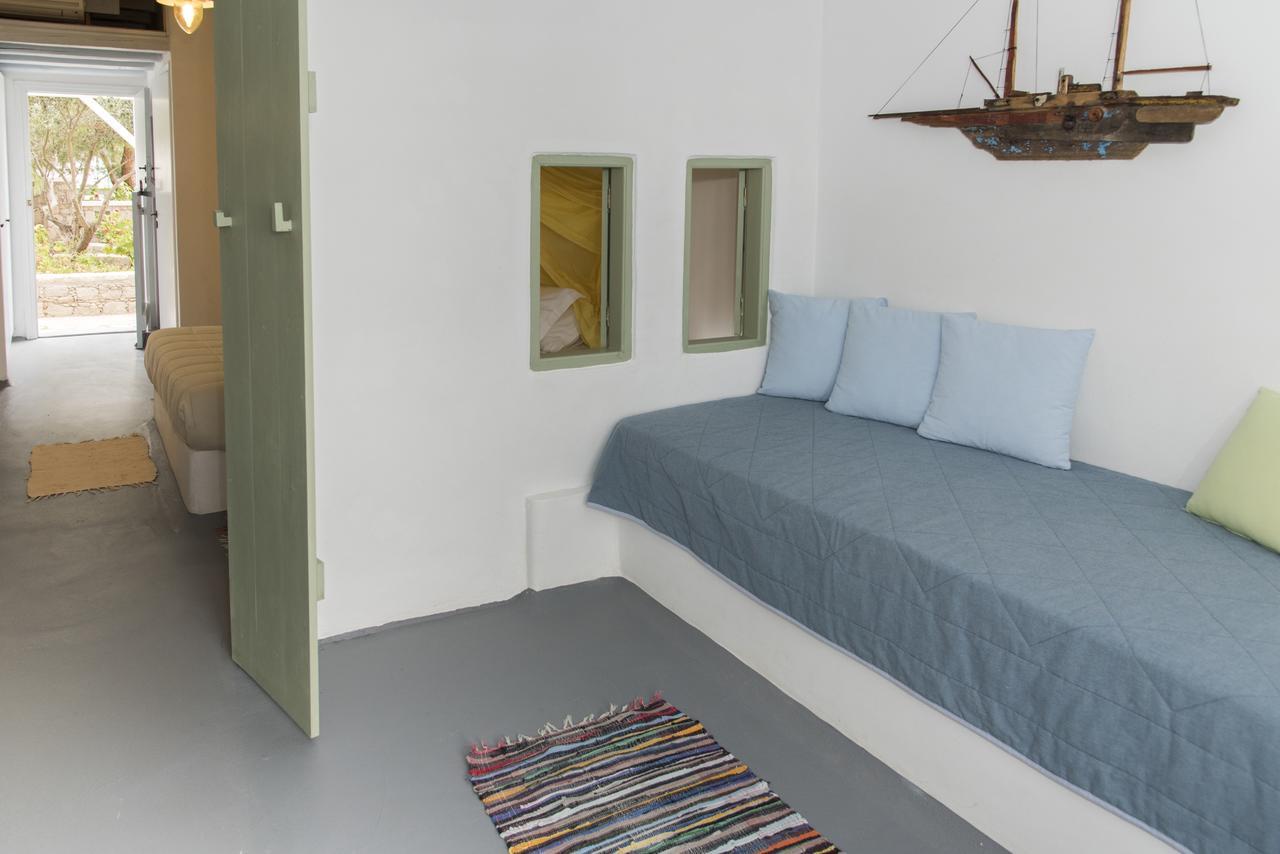 Thalassitra Private Pool Suites Adamantas Exterior photo