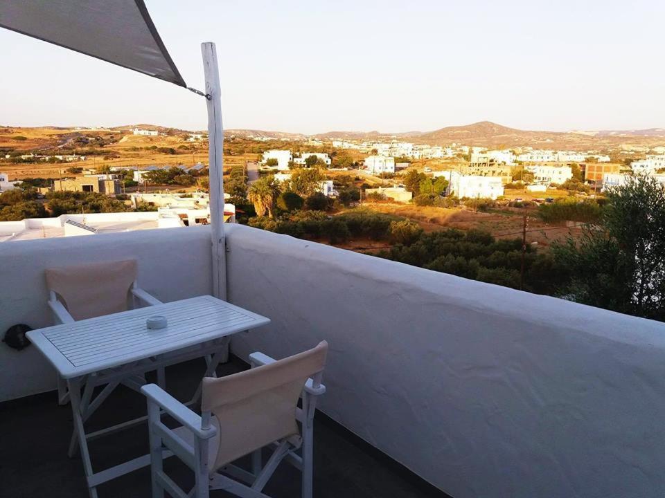 Thalassitra Private Pool Suites Adamantas Exterior photo